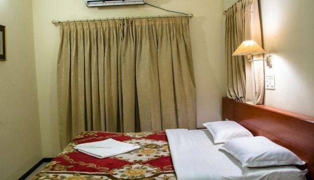 Hotel Bombay Tiffanys Maisur Dış mekan fotoğraf
